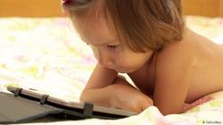 Использование компьютеров, смартфонов и планшетов может вызвать поведенческие проблемы у детей