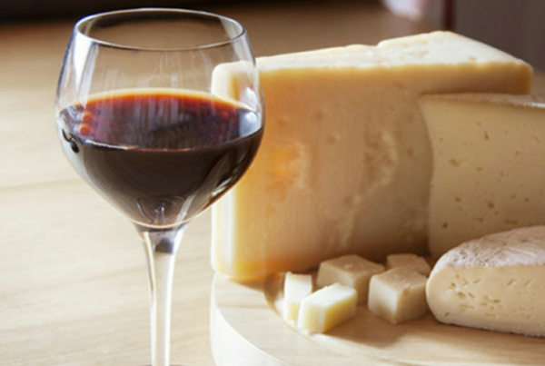 Польза сыра и красного вина